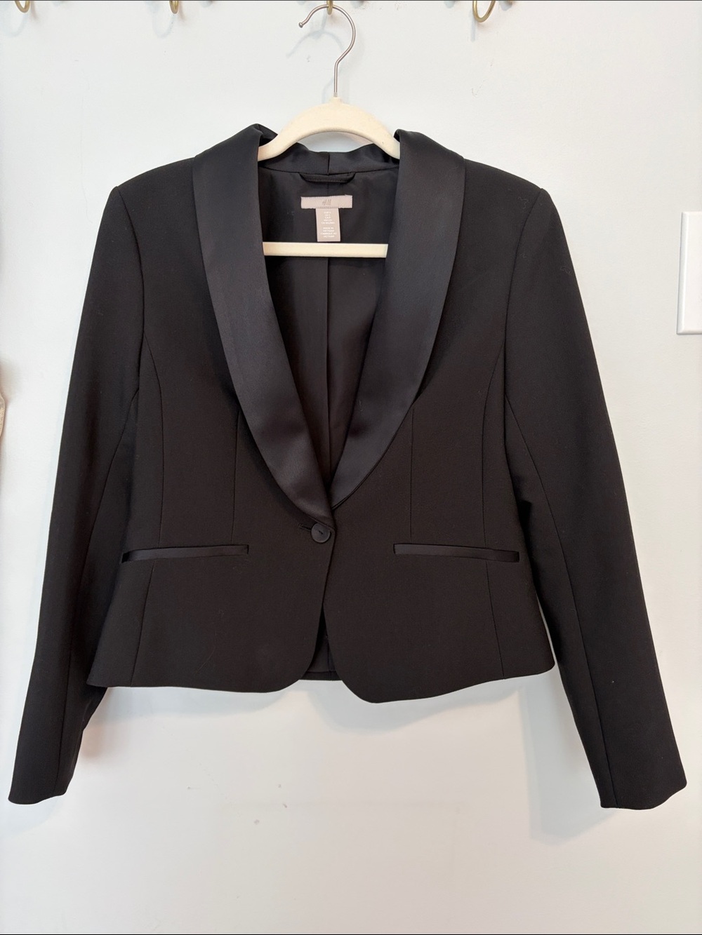 H&M Black Satin-Trim Cropped Tuxedo Blazer
